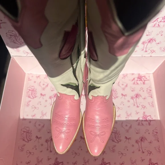 Petite Paloma boots. Ladies Size 6. - Picture 7 of 11